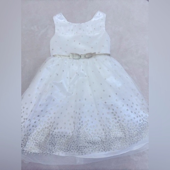 Jona Michelle White and Silver Formal Dress Infant (0-3 months) - Picture 1 of 3